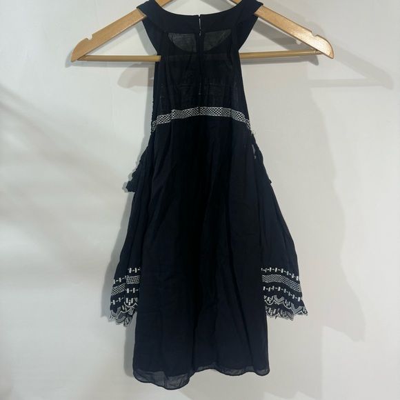 Karen Millen Black White Off the Shoulder Pattern Top NWT - Picture 3 of 6